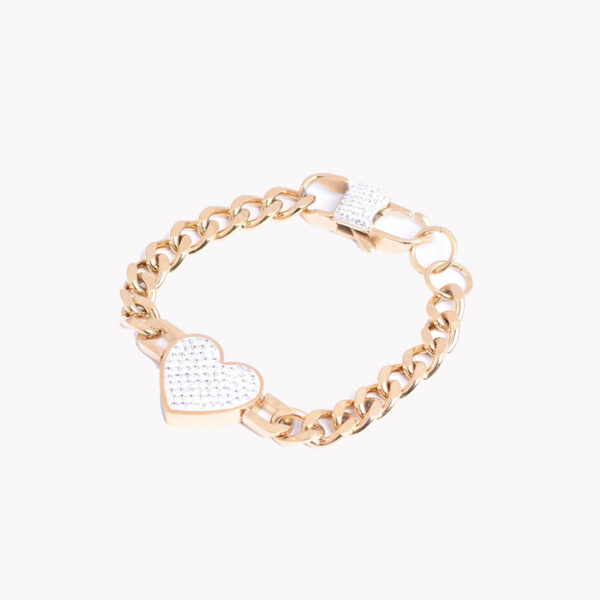 Pulseira em aço com fio largo, pendente em forma de coração com brilhantes e aloquete com brilhantes