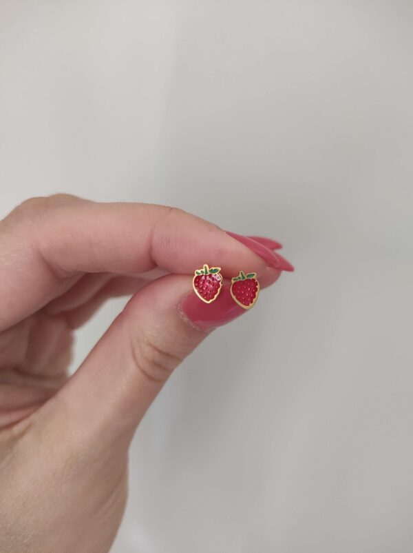 Brincos em aço em forma de morango com rebordo dourado Brincos em aço em forma de morango com rebordo dourado