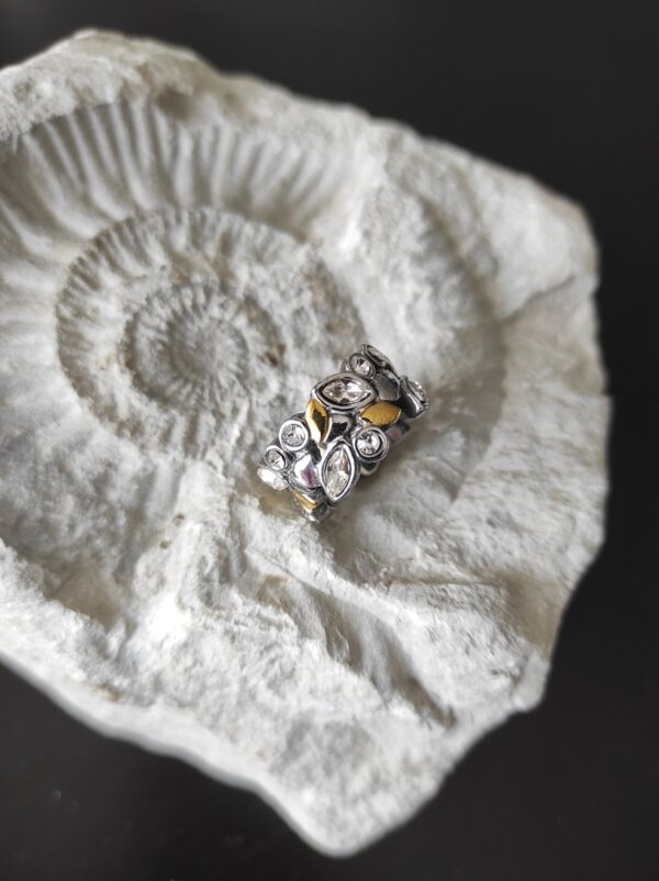 Anel em aço com brilhantes