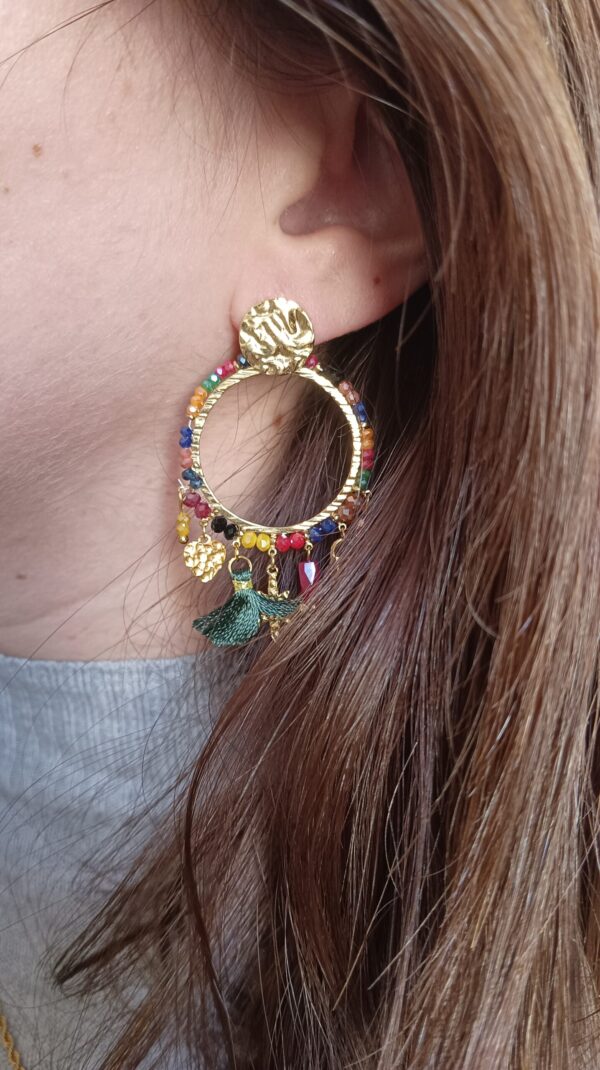 Brincos em aço coloridos com vários pendentes