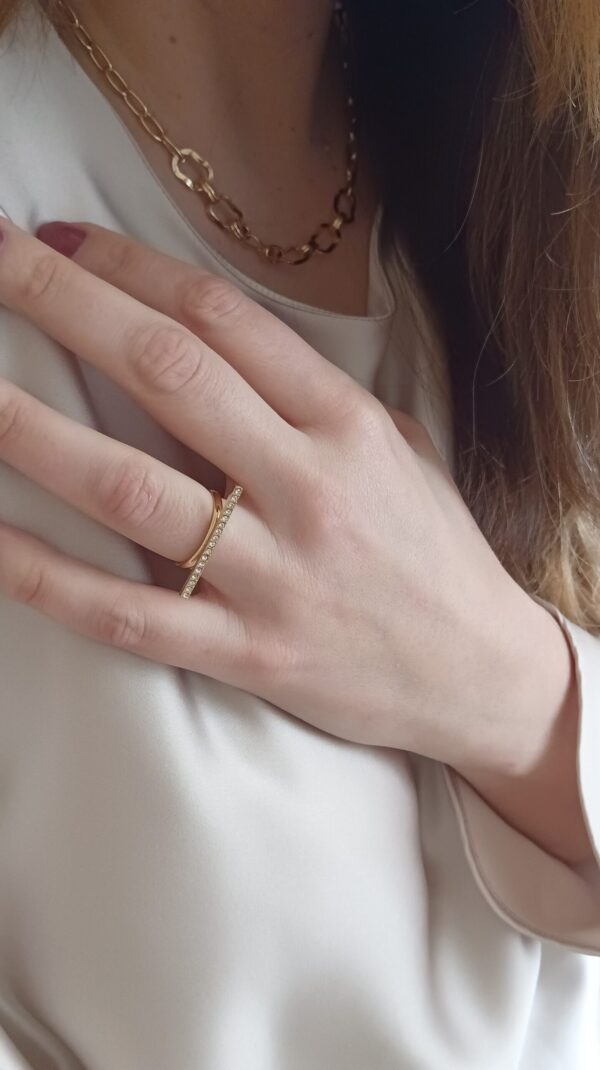 Anel ajustável em aço comprido com zirconias