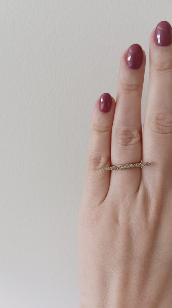 Anel ajustável em aço comprido com zirconias