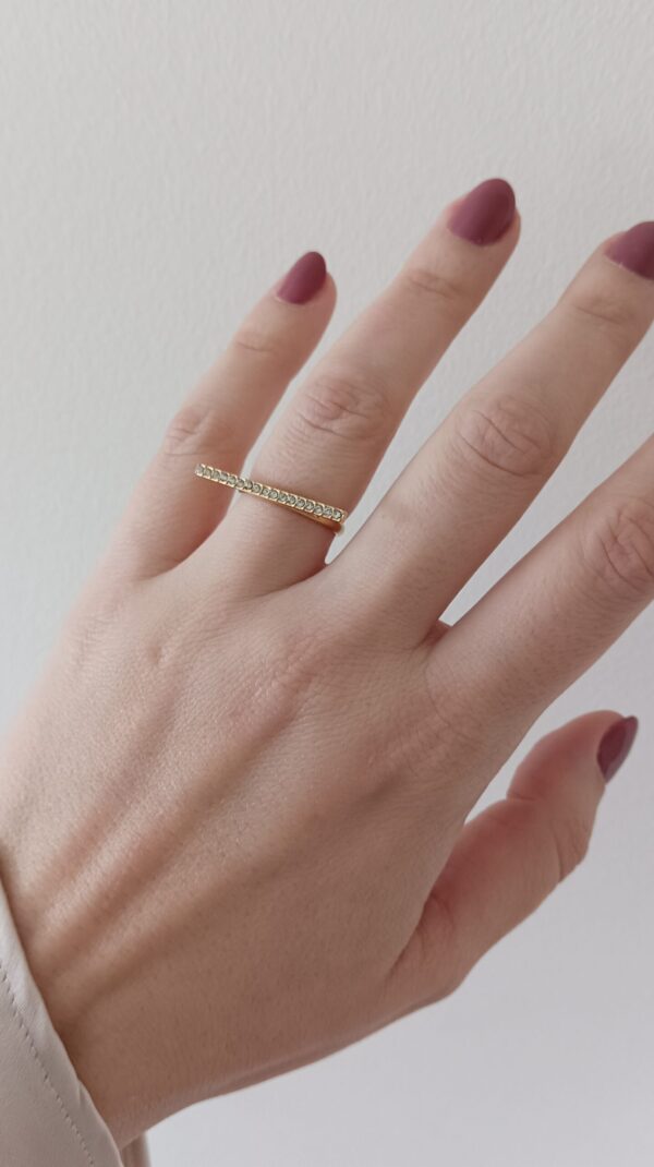 Anel ajustável em aço comprido com zirconias