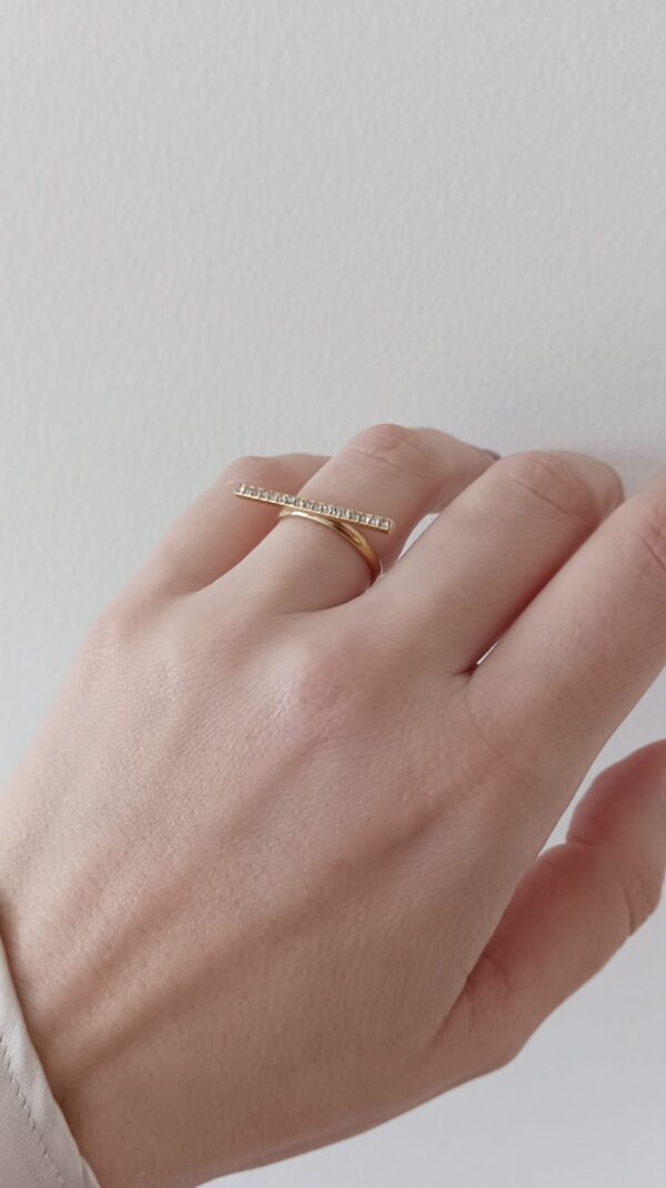 Anel ajustável em aço comprido com zirconias