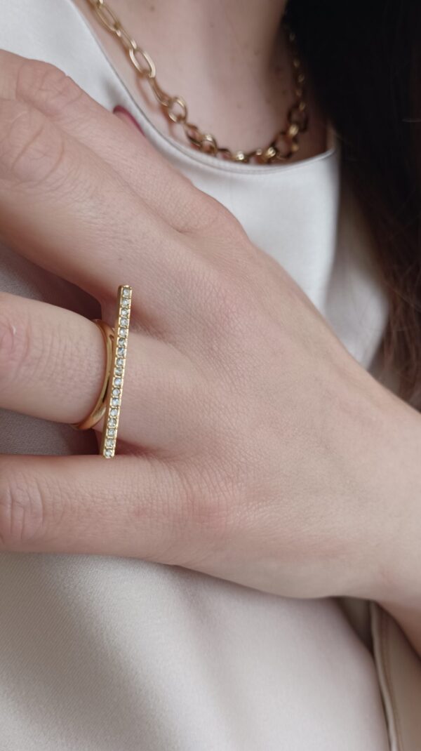 Anel ajustável em aço comprido com zirconias