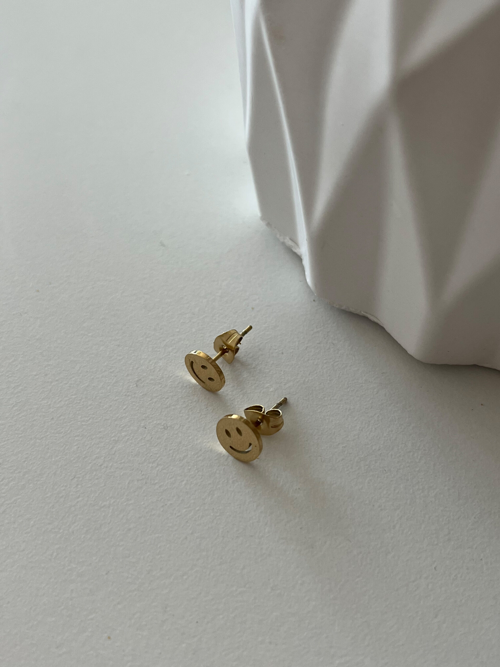 Brincos em Aço Smiley