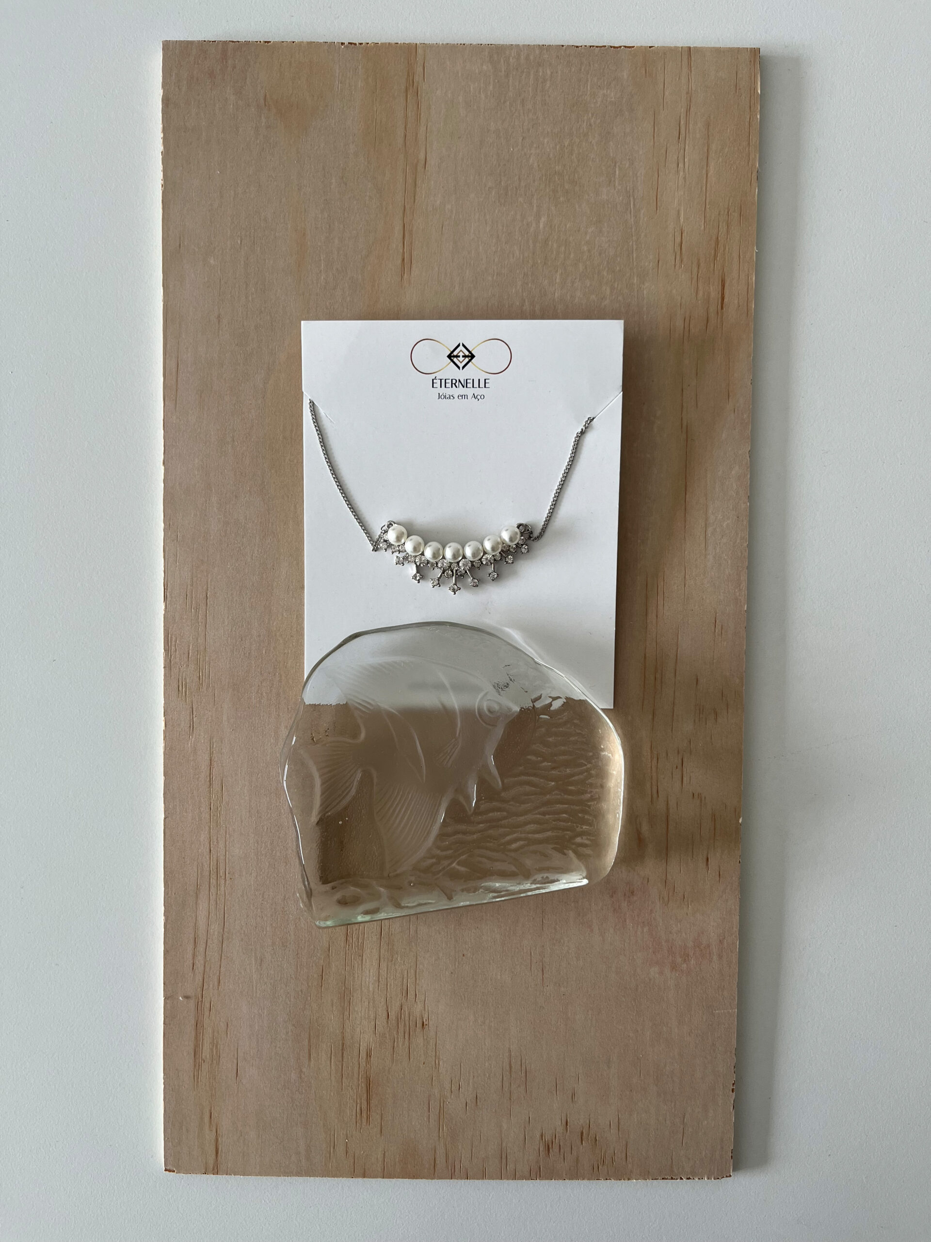 Colar em Aço Pérolas e Brilho